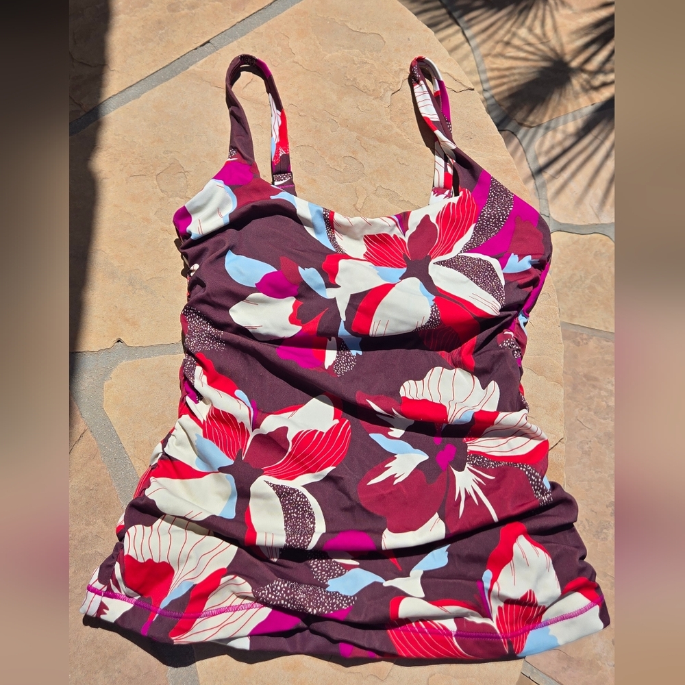 Womens Athleta Purple and Red Tankini Top Adjustable Shoulder And Back Straps